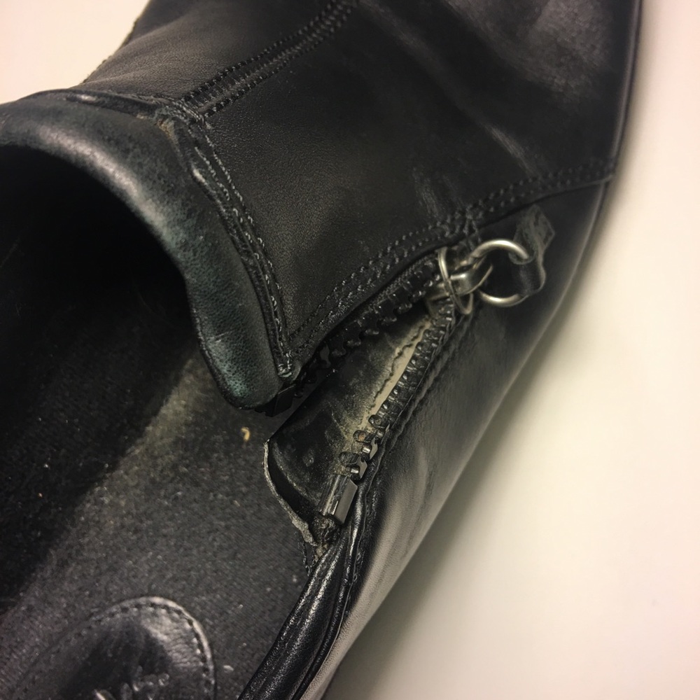 Clark’s Black Leather 7 1/2M Slip On Clogs - Picture 5 of 7